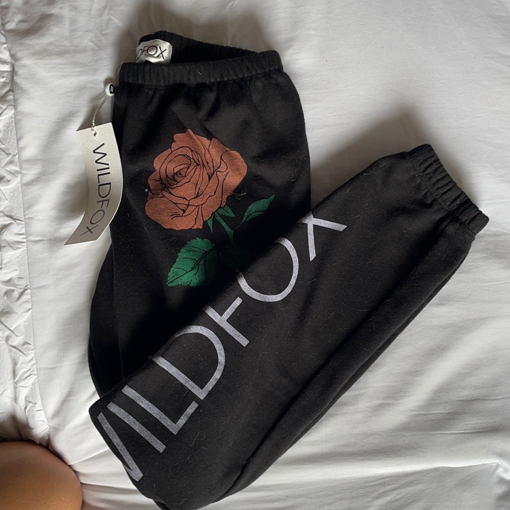 WILDFOX BRAND NEW BLACK SWEATS!